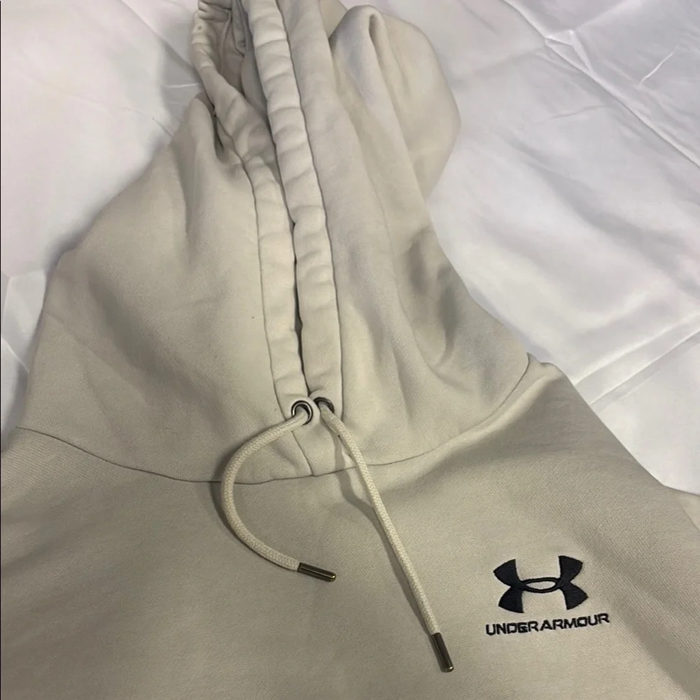 Under Armour Men's Light Gray Crewneck Sweater - Picture 2 of 3
